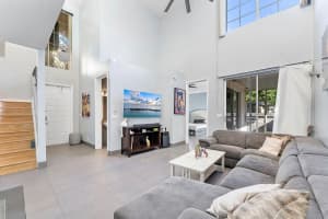 1251 Hayes St, Hollywood, FL 33019 Sold 04/10/25