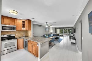 11800 Avenue of the PGA 14 14, Palm Beach Gardens, FL 33418 - MLS#F10491066