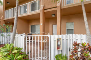 7715 Yardley Dr 113, Tamarac, FL 33321 Sold 06/25/25