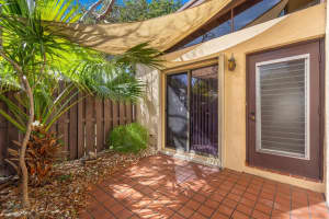 639 Briarwood Cir 1-55, Hollywood, FL 33024 Sold 06/27/25