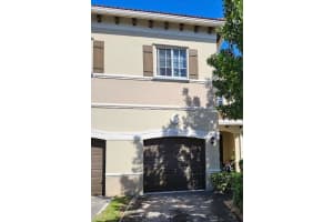 366 SE 1st Dr, Deerfield Beach, FL 33441 Sold 05/05/25