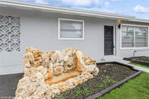 2313 Bermuda Dr, West Palm Beach, FL 33406 Sold 04/18/25