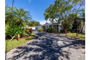 4800 NE 13th Ter, Oakland Park, FL 33334 - MLS#F10491186