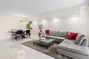 1900 Sabal Palm Dr 106, Davie, FL 33324 Sold 05/22/25