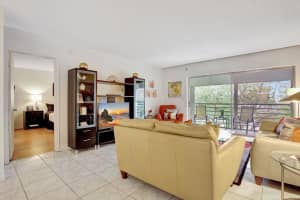 3581 Inverrary Dr 403, Lauderhill, FL 33319 Sold 07/01/25