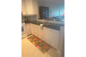 605 Oaks Dr 205, Pompano Beach, FL 33069 Sold 06/02/25