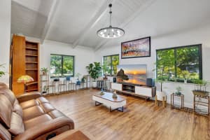 2129 Nova Village Dr, Davie, FL 33317 Sold 04/22/25