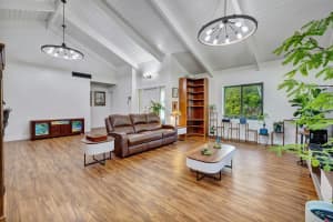 2129 Nova Village Dr, Davie, FL 33317 Sold 04/22/25