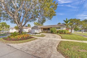 5001 Grant St, Hollywood, FL 33021 Sold 06/10/25
