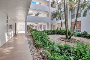 6923 Cypress Rd D12, Plantation
