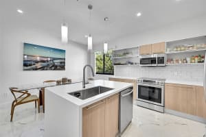 116 SE 4th Ter, Pompano Beach, FL 33060 Sold 04/18/25