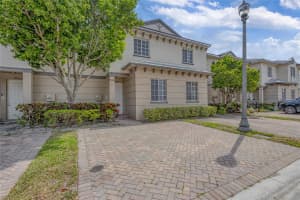 2037 Nassau Dr 2037, Riviera Beach, FL 33404 - MLS#F10491638