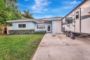 6958 Park St, Hollywood, FL 33024 Sold 05/16/25