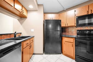 10551 W Broward Blvd 101, Plantation, FL 33324 Sold 06/04/25