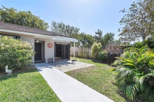 5020 E Lakes Dr 5020, Deerfield Beach, FL 33064 Sold 04/17/25