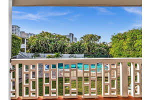 224 Hibiscus Avenue 258, Lauderdale By The Sea, FL 33308 Sold 08/29/25