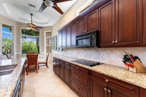 1914 Via Castello, Wellington, FL 33411 - MLS#F10491803