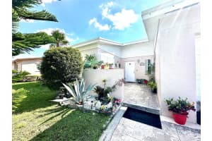 8220 SW 4th Ct, North Lauderdale, FL 33068 Sold 05/13/25