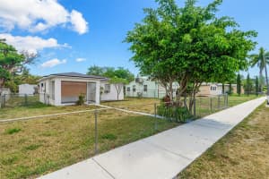 2539 Wilson St, Hollywood, FL 33020 Sold 04/21/25