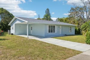 252 NE Floresta Dr, Port Saint Lucie, FL 34983 Sold 05/27/25