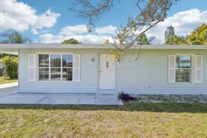 252 NE Floresta Dr, Port Saint Lucie, FL 34983 Sold 05/27/25
