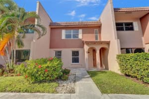 9 Madrid Ln, Davie