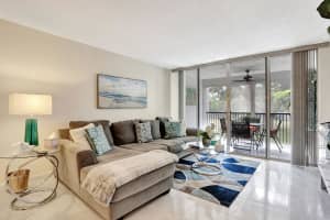 3910 Inverrary Blvd 207B, Lauderhill, FL 33319 Sold 09/30/25