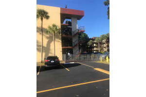 3341 NW 47 terrace 112, Lauderdale Lakes, FL 33319 - MLS#F10492265