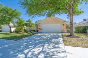 5425 SW Temple Ter, Vero Beach, FL 32968 Sold 04/30/25