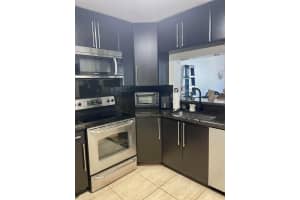 400 NE 12th Ave 305, Hallandale Beach, FL 33009 Sold 05/02/25