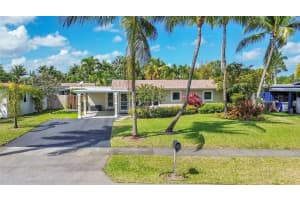 247 SW 14th St, Pompano Beach, FL 33060 Sold 05/01/25