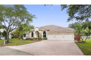 16241 Owasco Cir, Davie, FL 33331 Sold 04/30/25