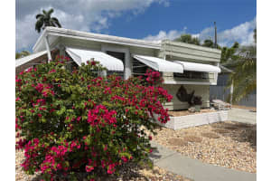 8557 SW 17th St, Davie, FL 33324 Sold 06/25/25