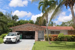 286 NW 83rd Ln, Coral Springs, FL 33071 Sold 08/29/25