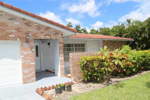 286 NW 83rd Ln, Coral Springs, FL 33071 Sold 08/29/25