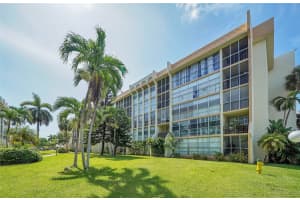 851 Three Islands Blvd 320, Hallandale Beach
