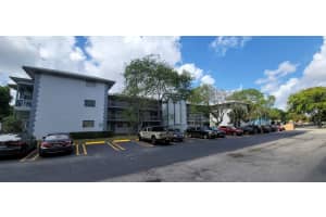 900 Tallwood Ave 203, Hollywood, FL 33021 Sold 04/30/25