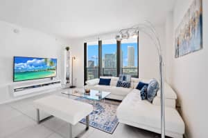 31 SE 6th St 2002, Miami, FL 33131 - MLS#F10492696