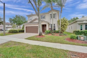 17010 NW 19th Ct, Pembroke Pines, FL 33028 Sold 05/01/25