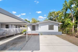 280 NW 57th Ct, Miami, FL 33126 Sold 08/22/25