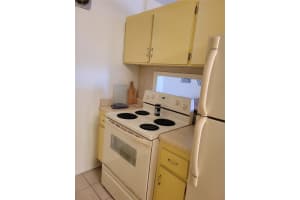 820 SW 11th Ave 8B, Hallandale Beach, FL 33009 - MLS#F10492739