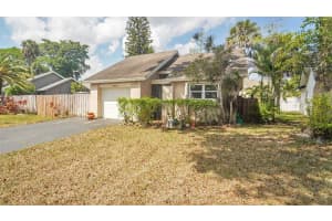7321 Nw 38th Court, Coral Springs