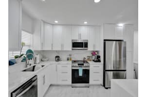 9700 Sunrise Lakes Blvd 312, Sunrise, FL 33322 Sold 04/30/25