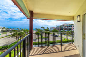 180 SE 20th Ave 403, Deerfield Beach, FL 33441 Sold 05/28/25