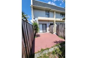 2400 NW 52nd Ave 2400, Lauderhill, FL 33313 - MLS#F10493173