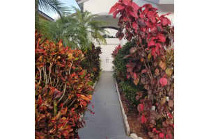 8117 Pelican Harbour Dr, Lake Worth