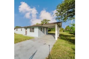 117 Academy Dr, Fort Pierce, FL 34946 Sold 08/14/25