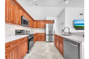 10760 NW 18th Ct, Plantation, FL 33322 Sold 06/17/25