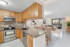 610 NE 12th Ave 204, Hallandale Beach, FL 33009 Sold 06/17/25