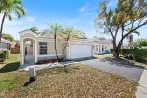 9334 Arborwood Cir, Davie, FL 33328 Sold 05/19/25